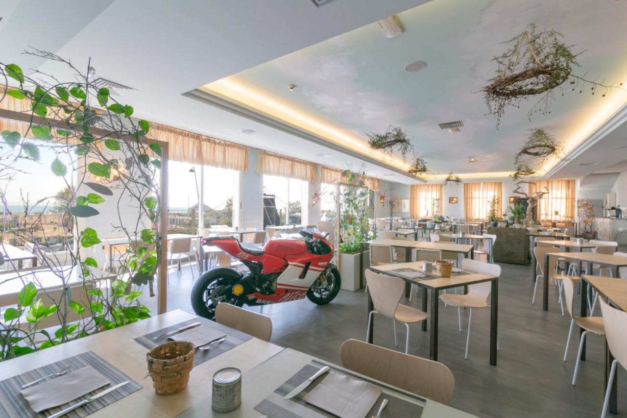 Hotel Corallo Rimini Bagian luar foto