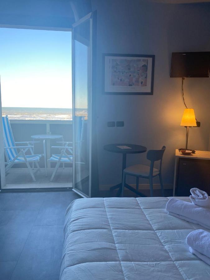 Hotel Corallo Rimini Bagian luar foto
