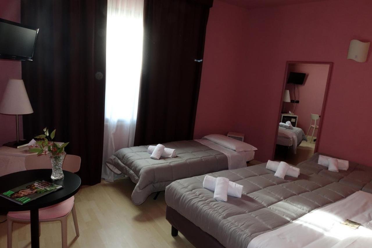 Hotel Corallo Rimini Bagian luar foto