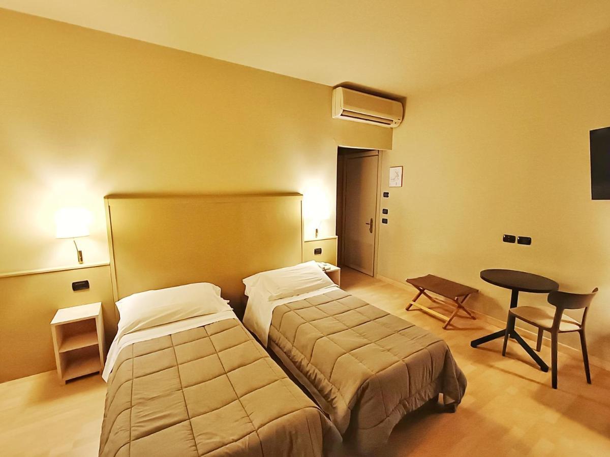 Hotel Corallo Rimini Bagian luar foto