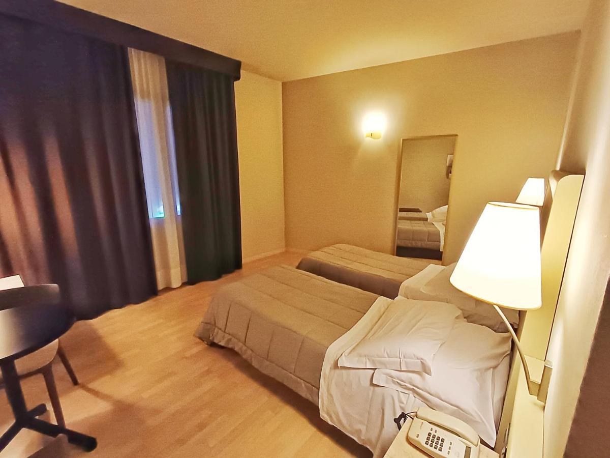Hotel Corallo Rimini Bagian luar foto