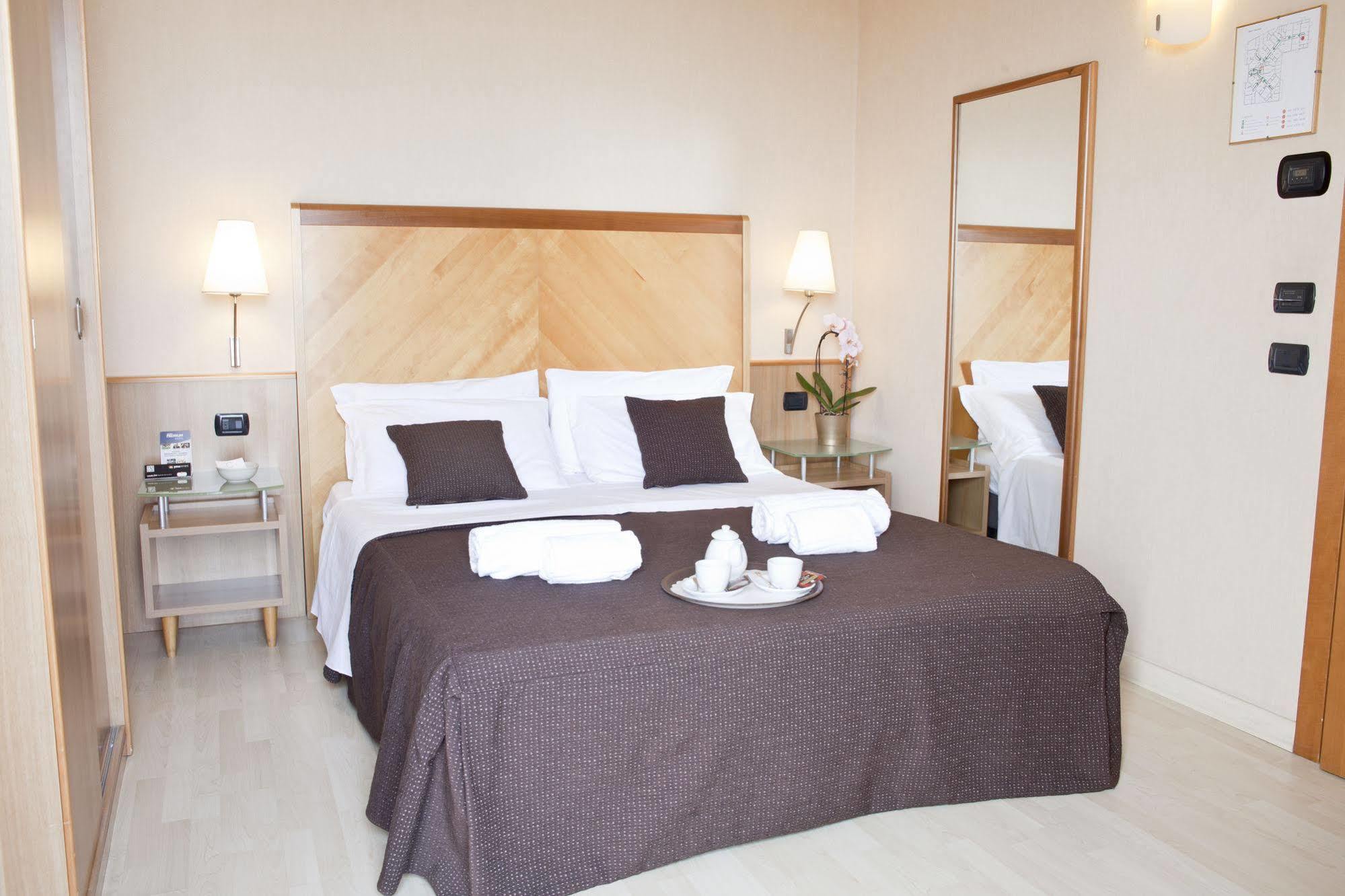 Hotel Corallo Rimini Bagian luar foto