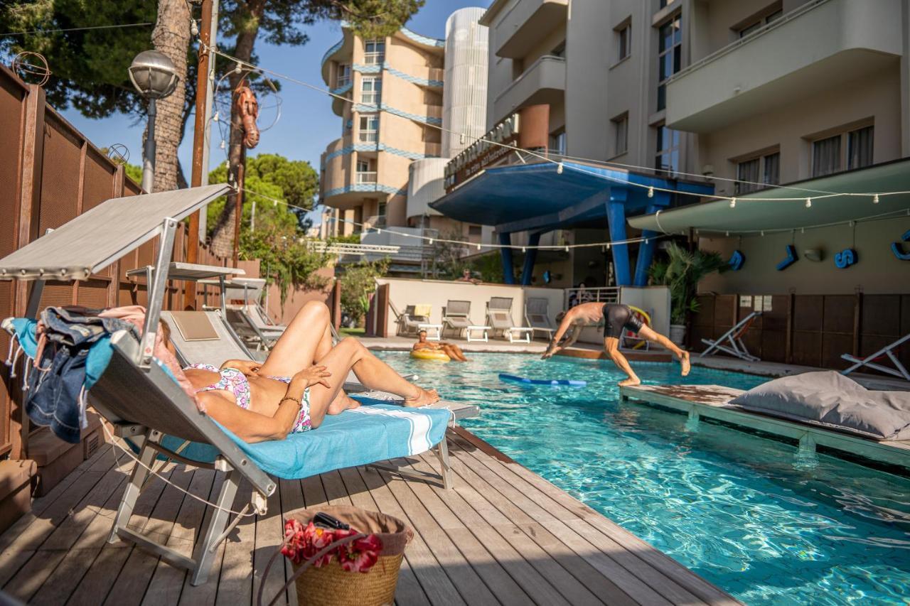 Hotel Corallo Rimini Bagian luar foto